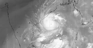 পশ্চিমবঙ্গের উপকূলের দিকে ধেয়ে আসছে ঘূর্ণিঝড় ‘অর্ণব’, সতর্ক অবস্থানে প্রশাসন